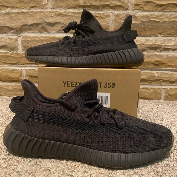 Yeezy Boost 350 V2 Cinder T Shirt Black 350 Cap Swag
